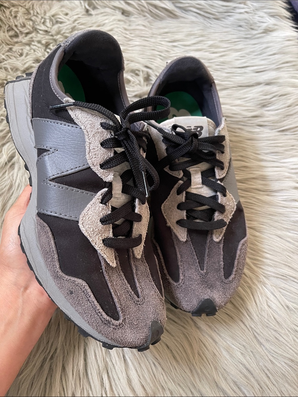 New Balance 327